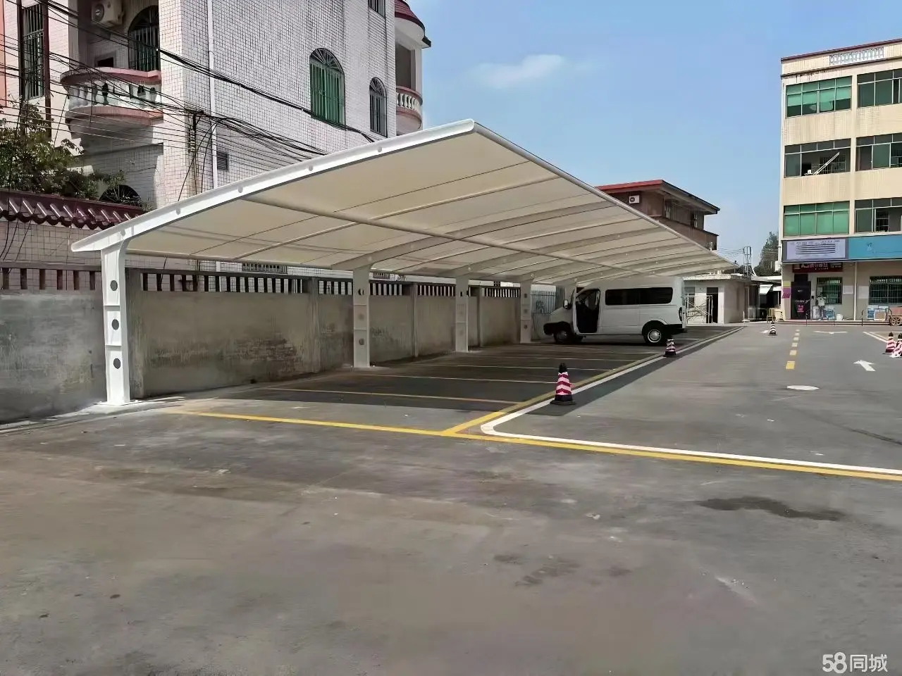 贵州安顺膜结构工程科普：山地多雨强紫外环境，停车棚选材别只看低价